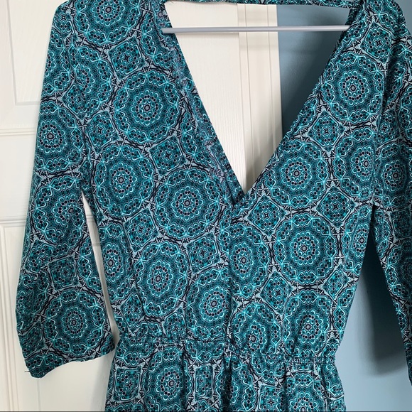 Charlotte Russe Romper deep V - Picture 2 of 4